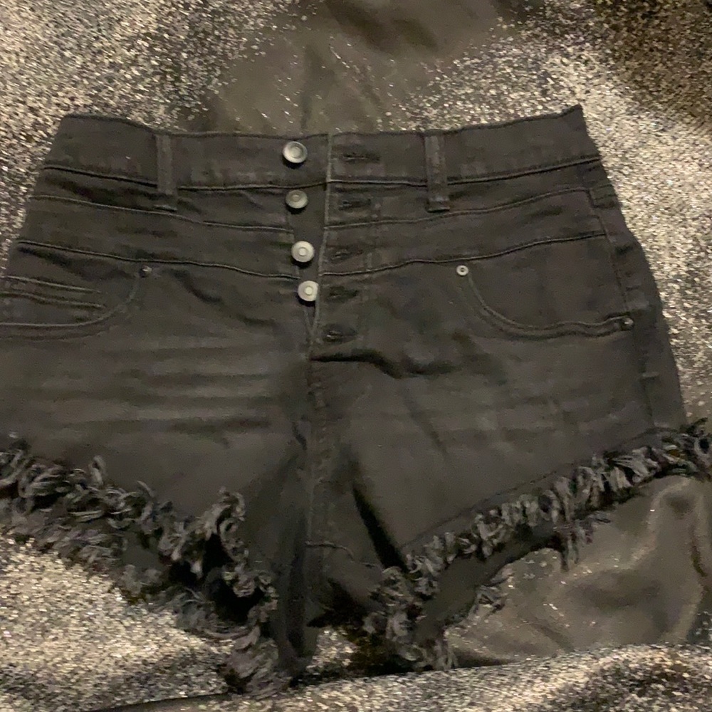 Super high rise cute shorts!